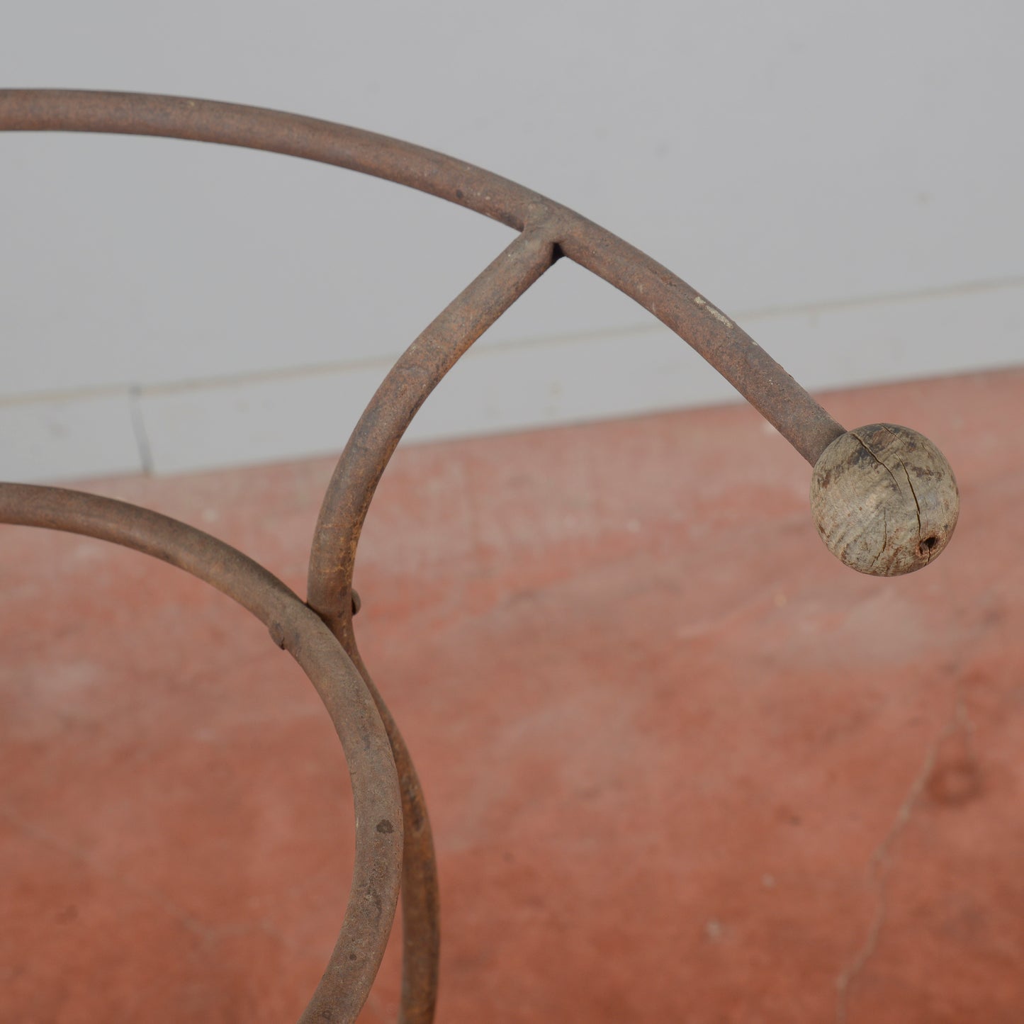 trespolo lavabo in ferro battuto fine XIX secolo