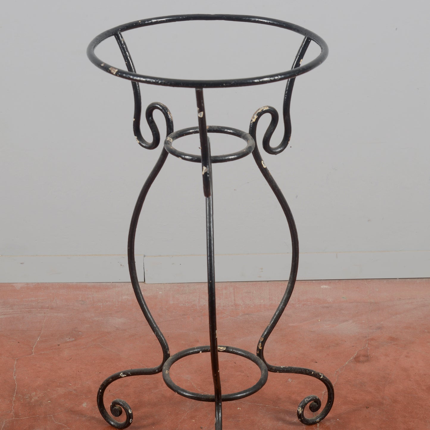 Trespolo lavabo in ferro battuto inizio XX sec