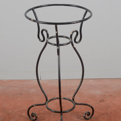Trespolo lavabo in ferro battuto inizio XX sec