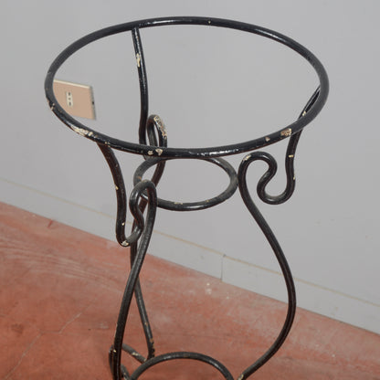 Trespolo lavabo in ferro battuto inizio XX sec
