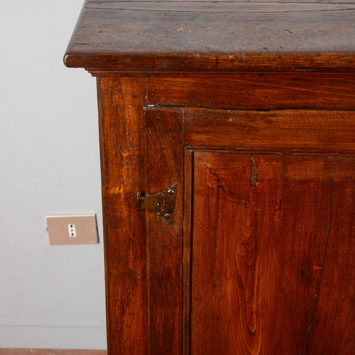 Credenza Restaurata Due Ante Massello