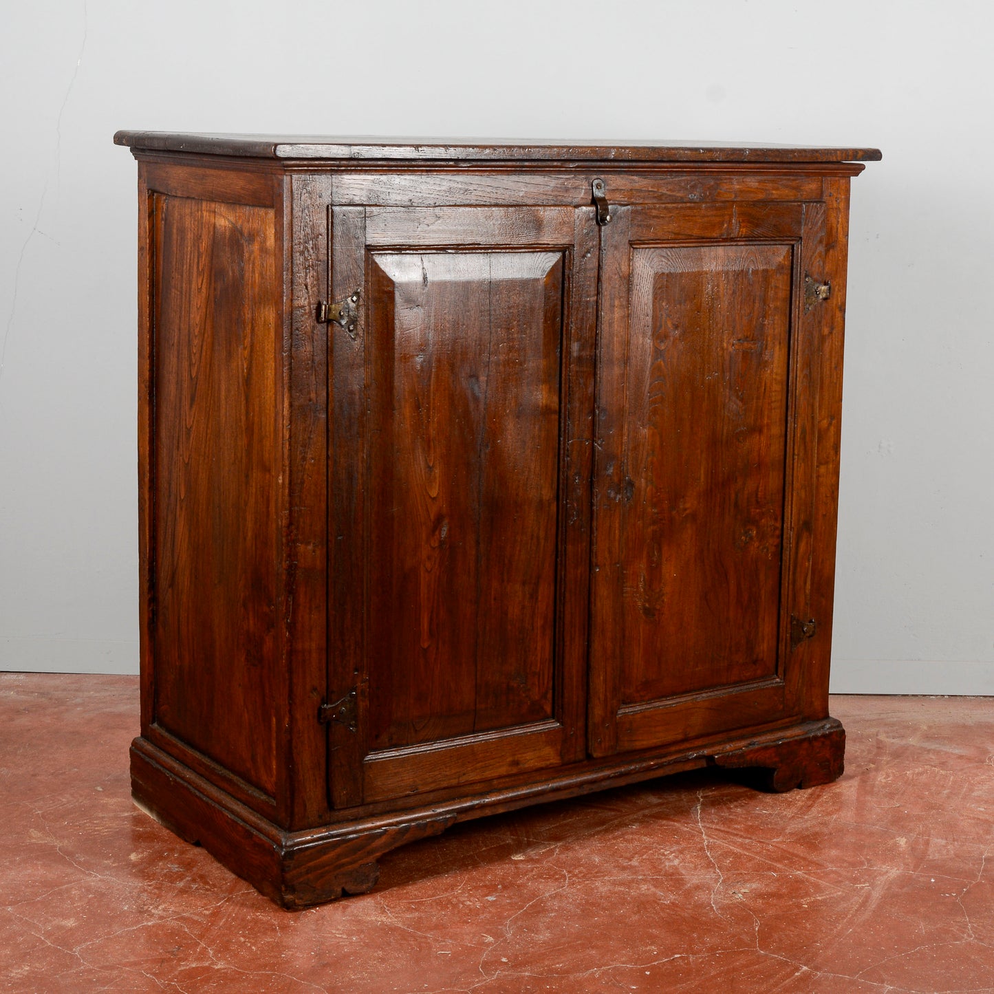 Credenza Restaurata Due Ante Massello