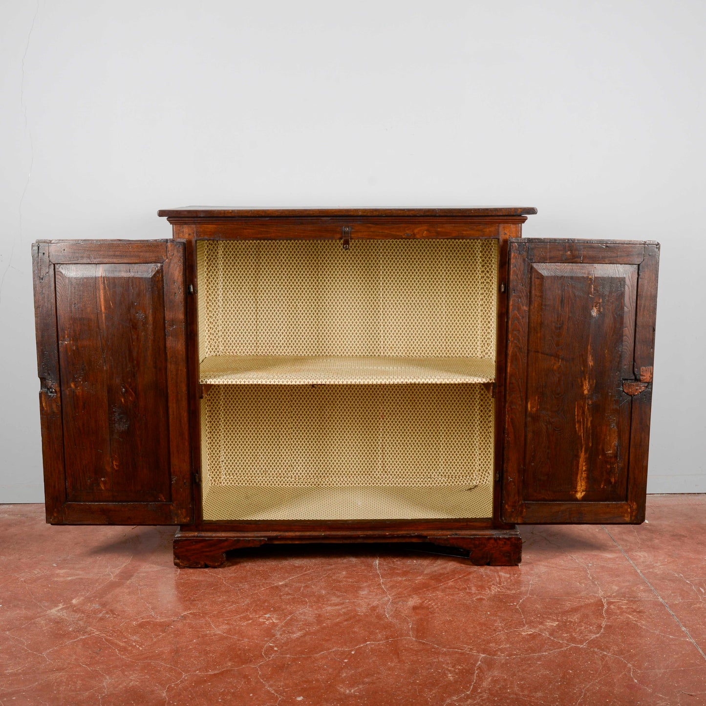 Credenza Restaurata Due Ante Massello