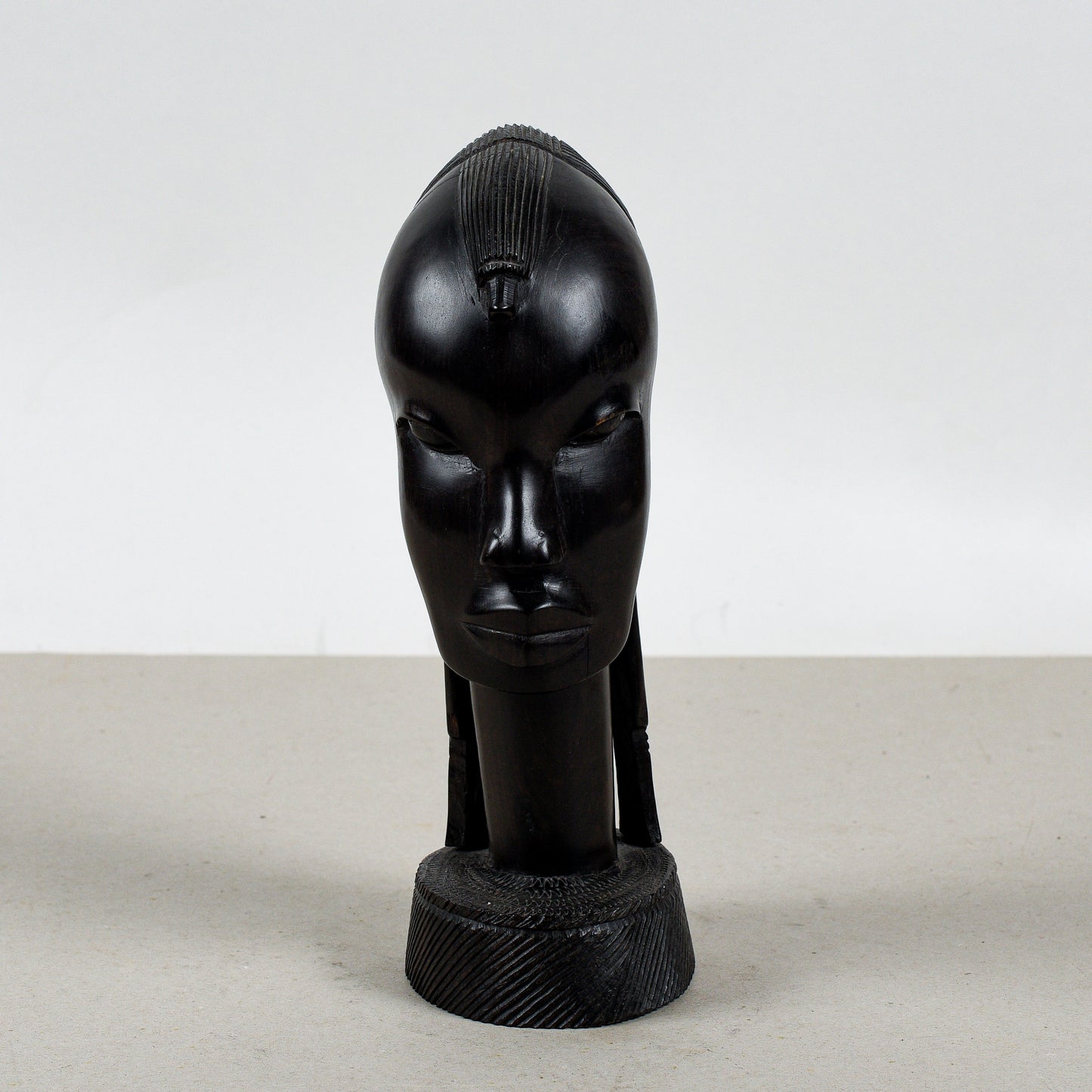 Busto Donna Intagliato Stile Vintage Africano