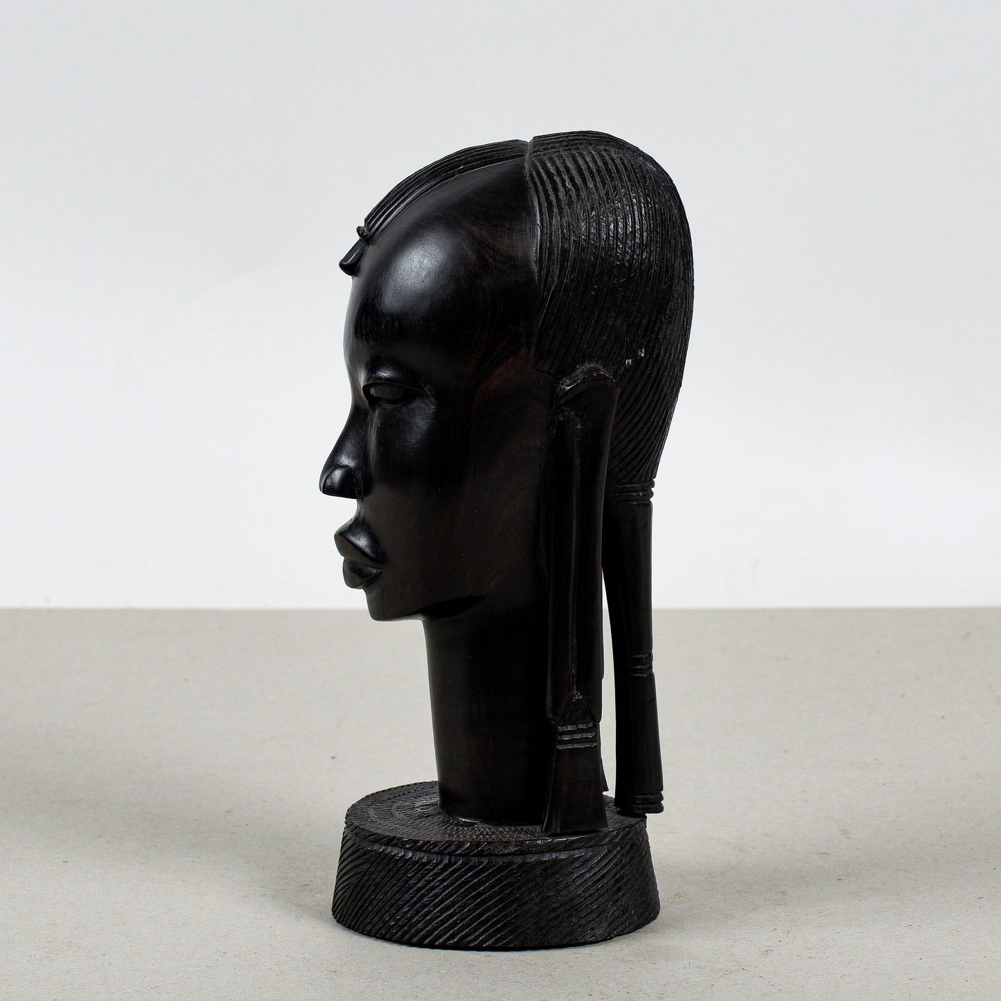 Busto Donna Intagliato Stile Vintage Africano