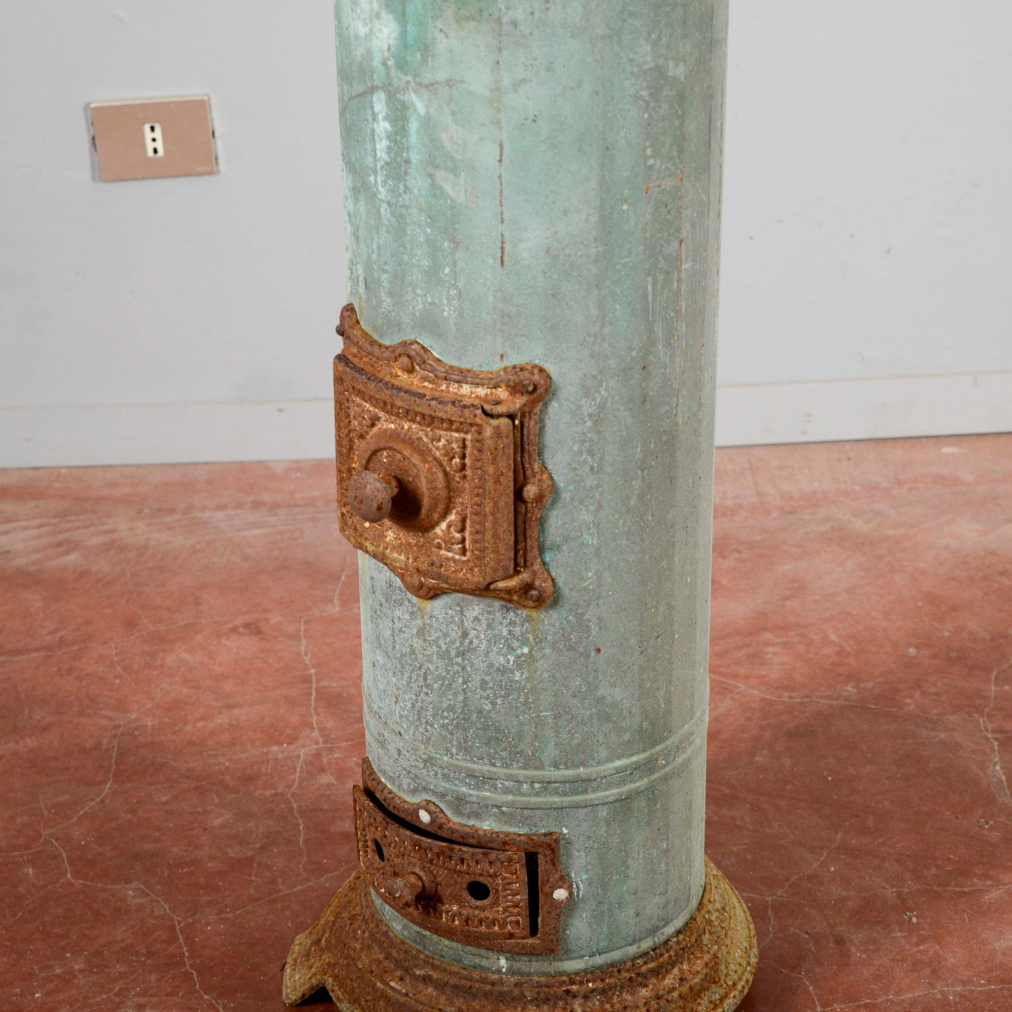 Stufa Caldaia Vintage In Metallo