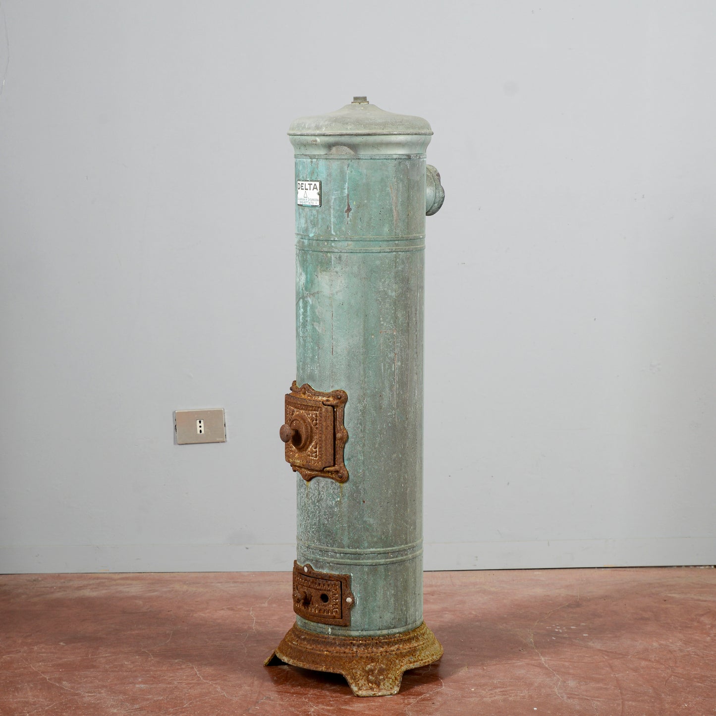 Stufa Caldaia Vintage In Metallo