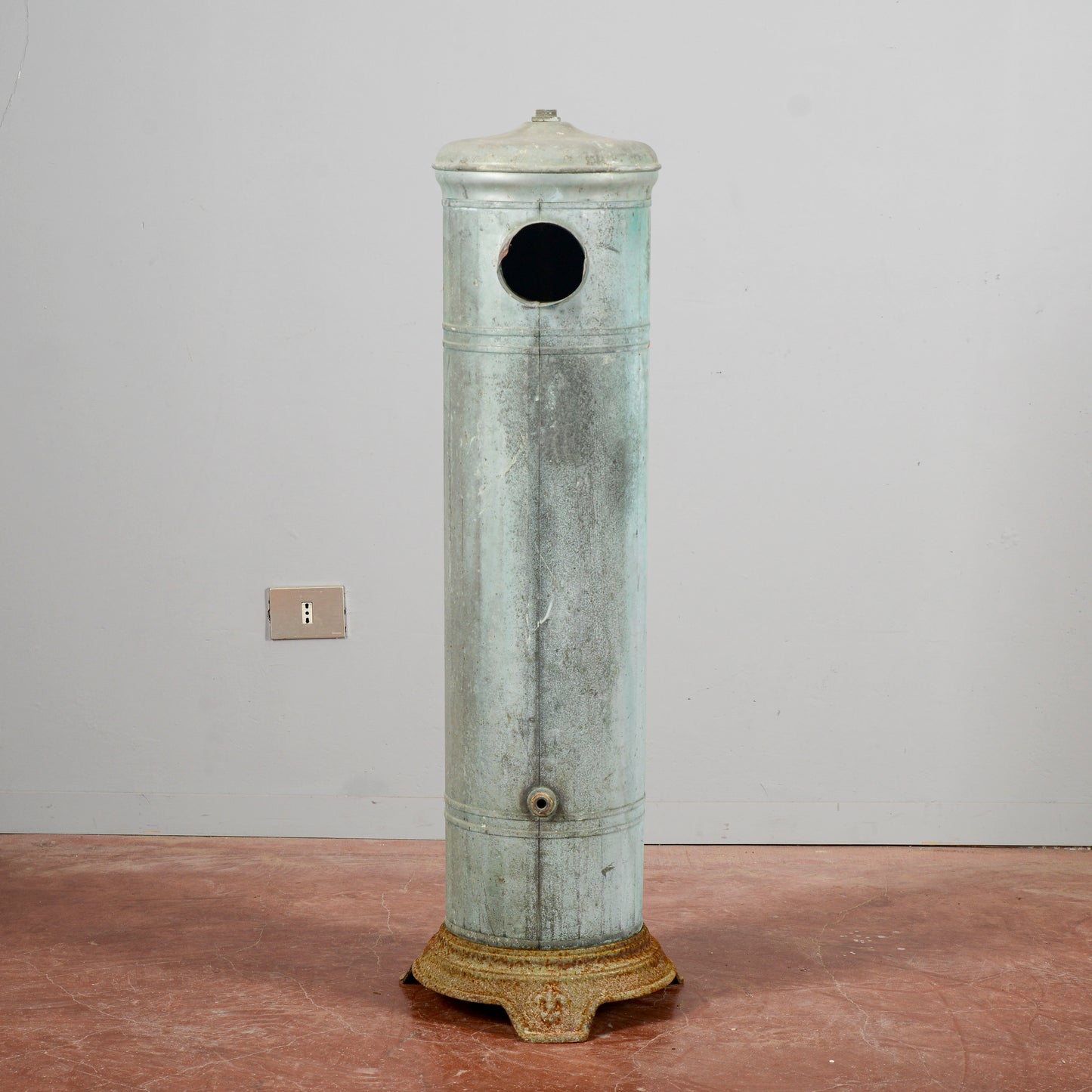 Stufa Caldaia Vintage In Metallo