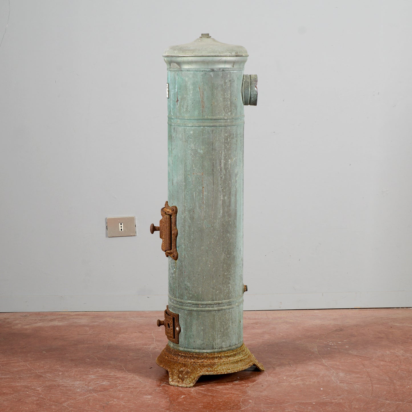 Stufa Caldaia Vintage In Metallo