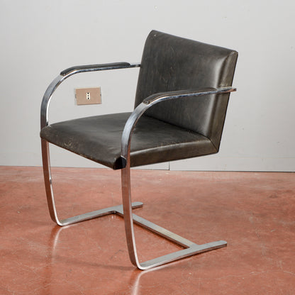 Sedia Mies Van Der Rohe Flat Bar Brno Degli Anni '60 In Acciaio Inox Lucido Con Pelle
