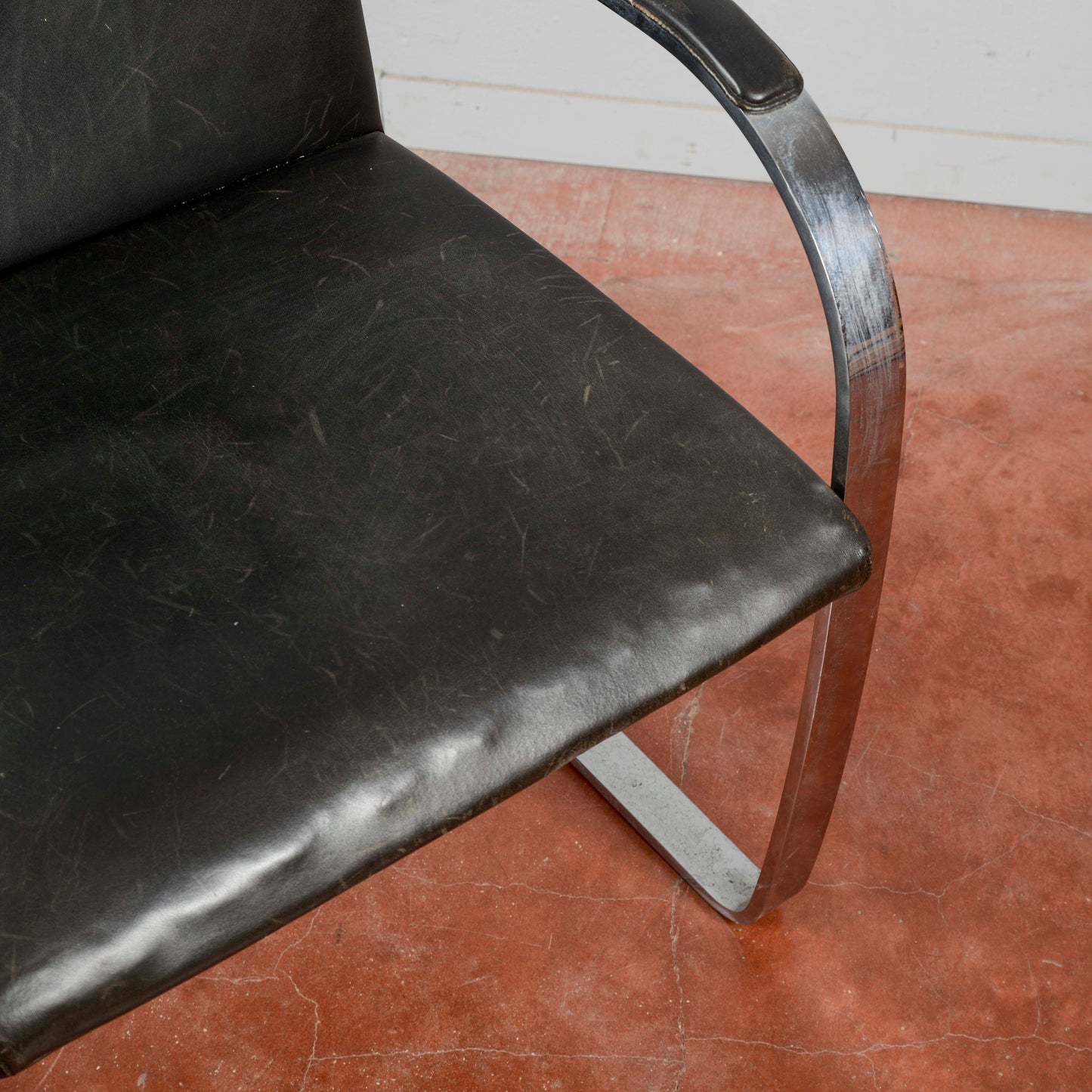 Sedia Mies Van Der Rohe Flat Bar Brno Degli Anni '60 In Acciaio Inox Lucido Con Pelle