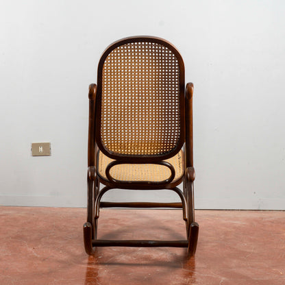 Sedia A Dondolo Stile Thonet