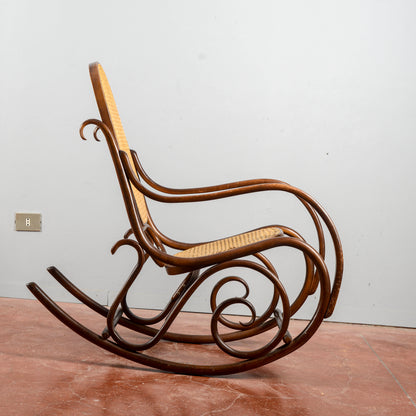 Sedia A Dondolo Stile Thonet
