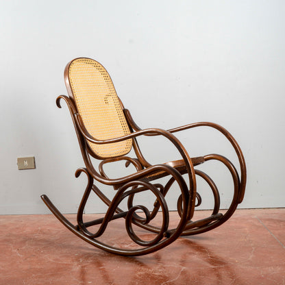 Sedia A Dondolo Stile Thonet