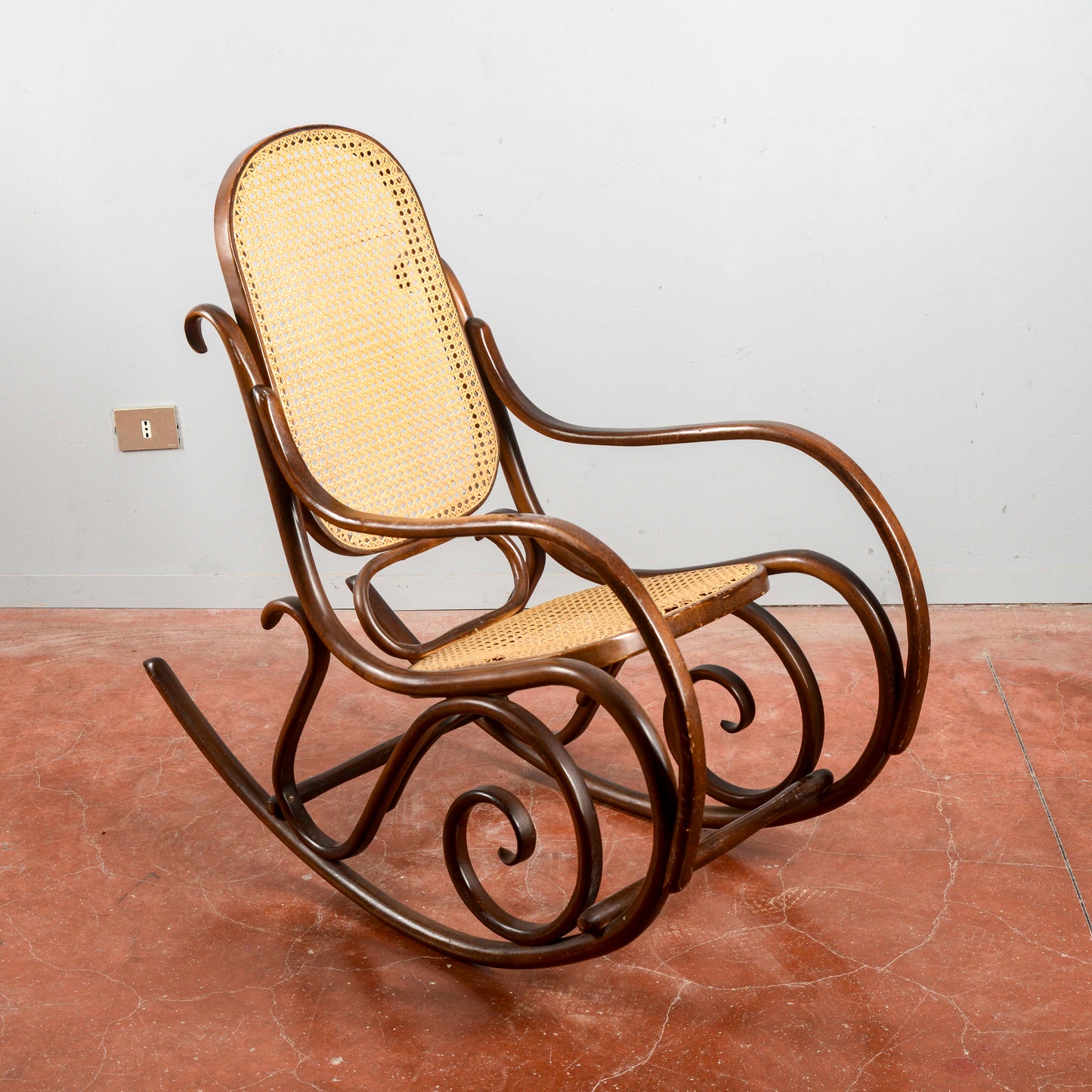 Sedia A Dondolo Stile Thonet