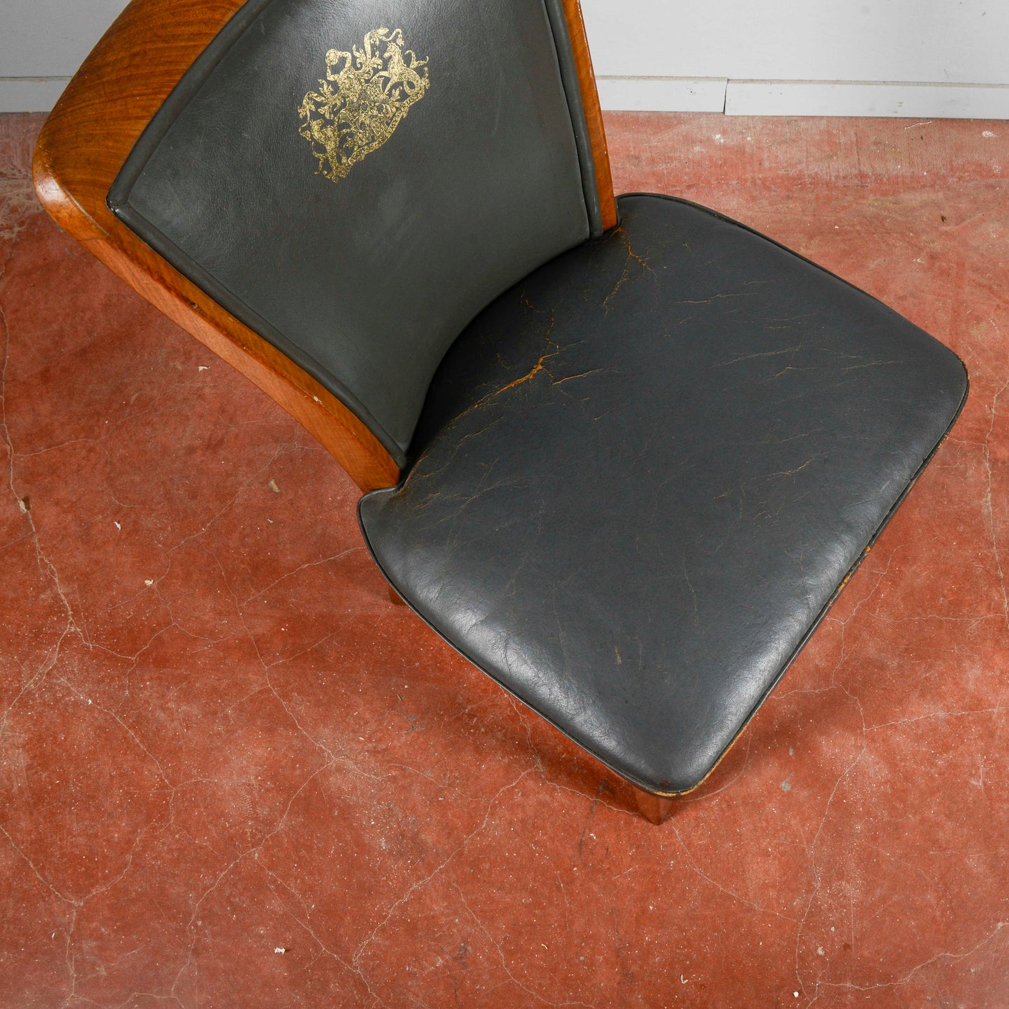 sedia in pelle con logo stampato W.D.F GRUBB primi anni 2000