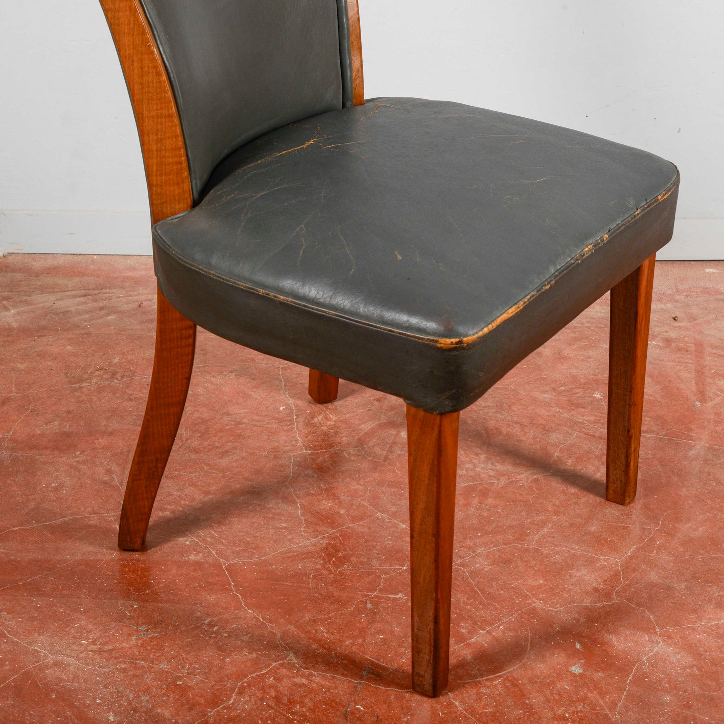 sedia in pelle con logo stampato W.D.F GRUBB primi anni 2000