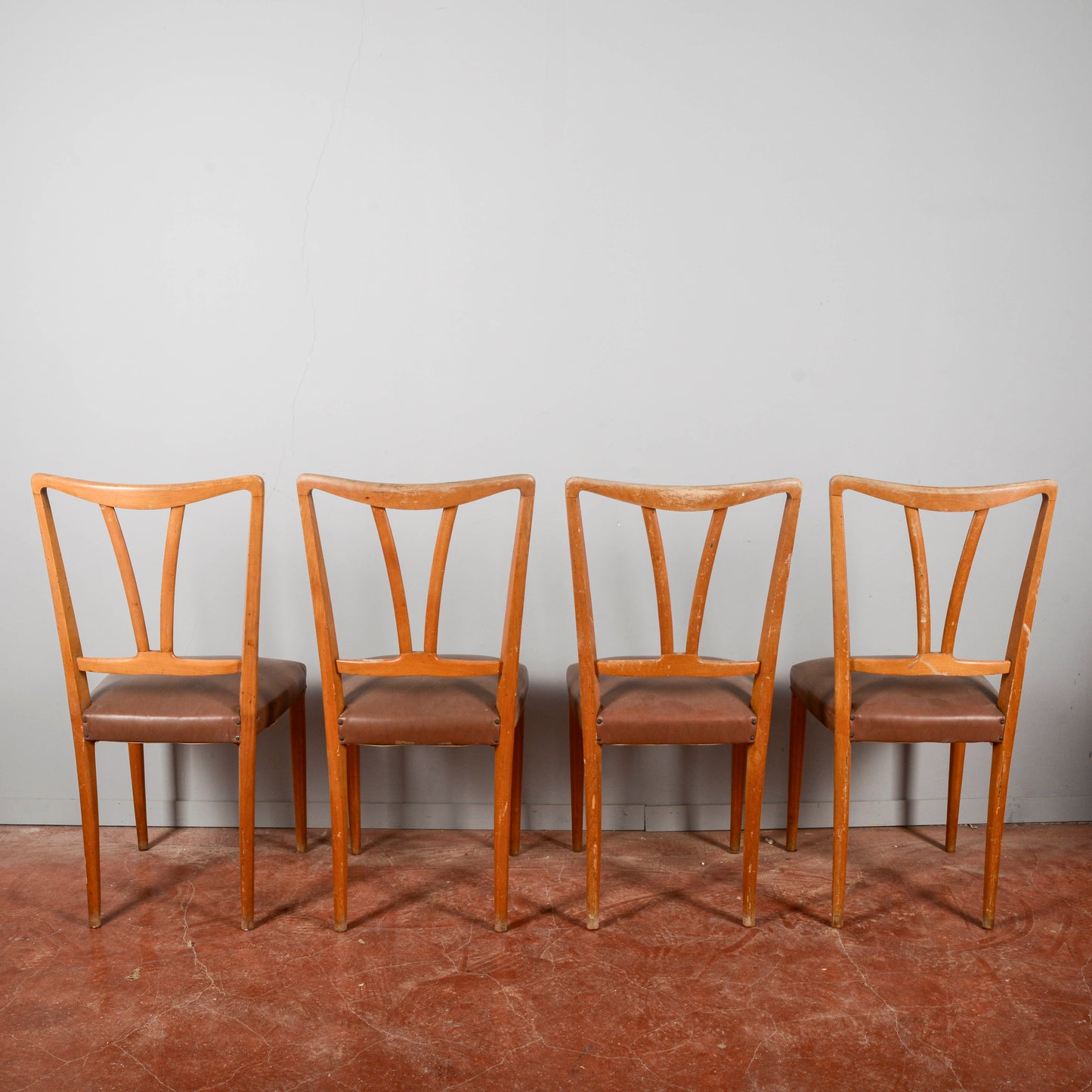 Set 4 Sedie In Vilpelle Da Restaurare