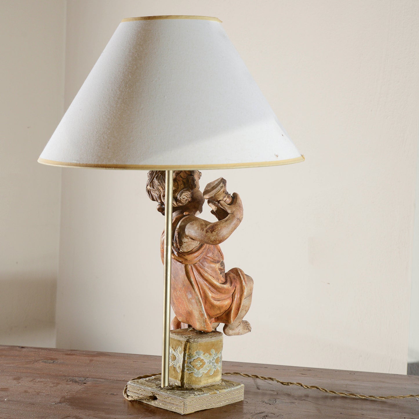 Lampada Putto Angelo In Legno Con Il Corno
