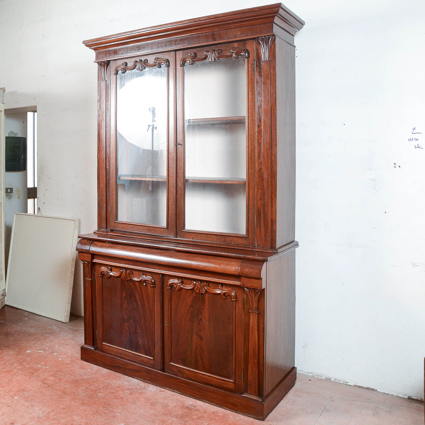 Credenza Impellicciata In Mogano Due Corpi