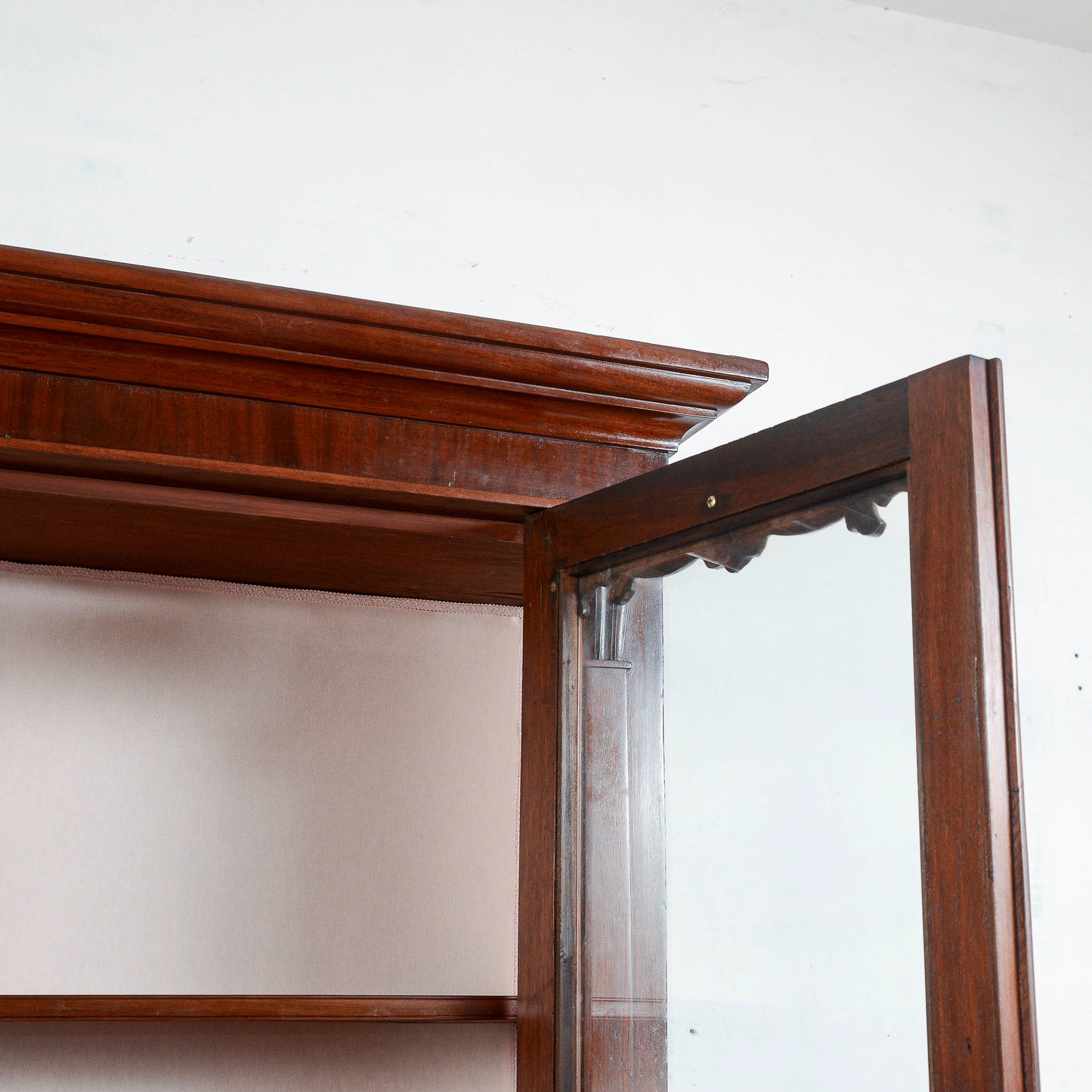 Credenza Impellicciata In Mogano Due Corpi
