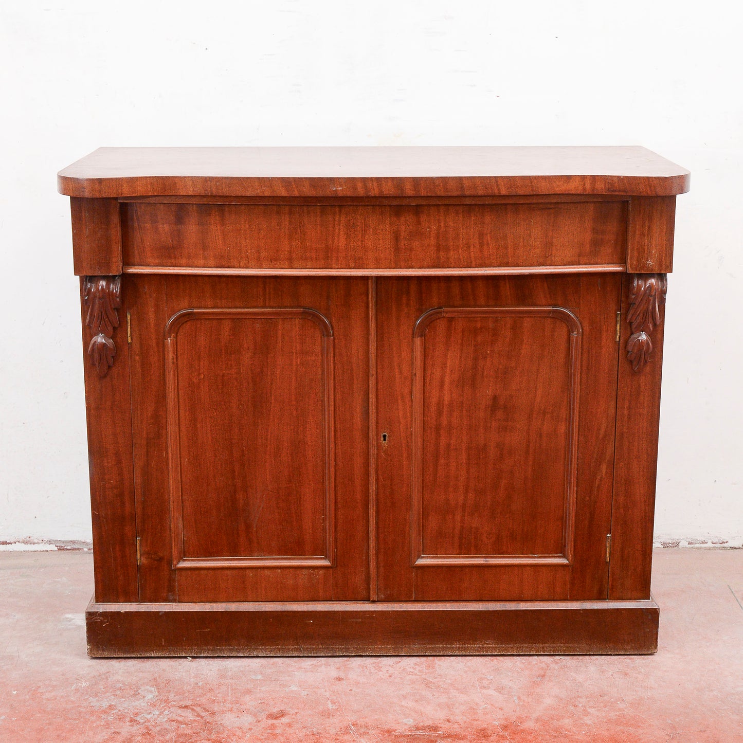 Credenza Ante E Cassetto Con Piano Mosso