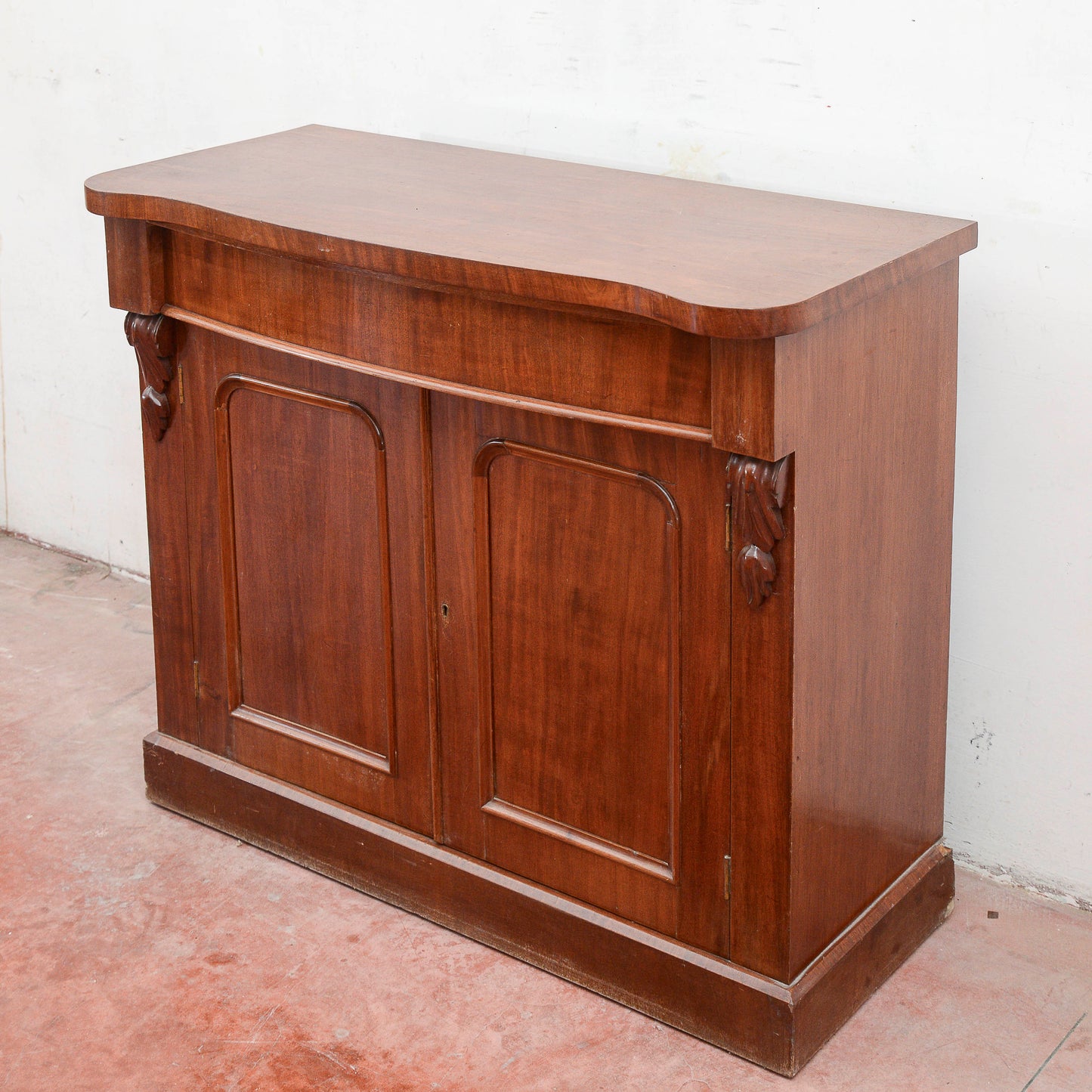 Credenza Ante E Cassetto Con Piano Mosso