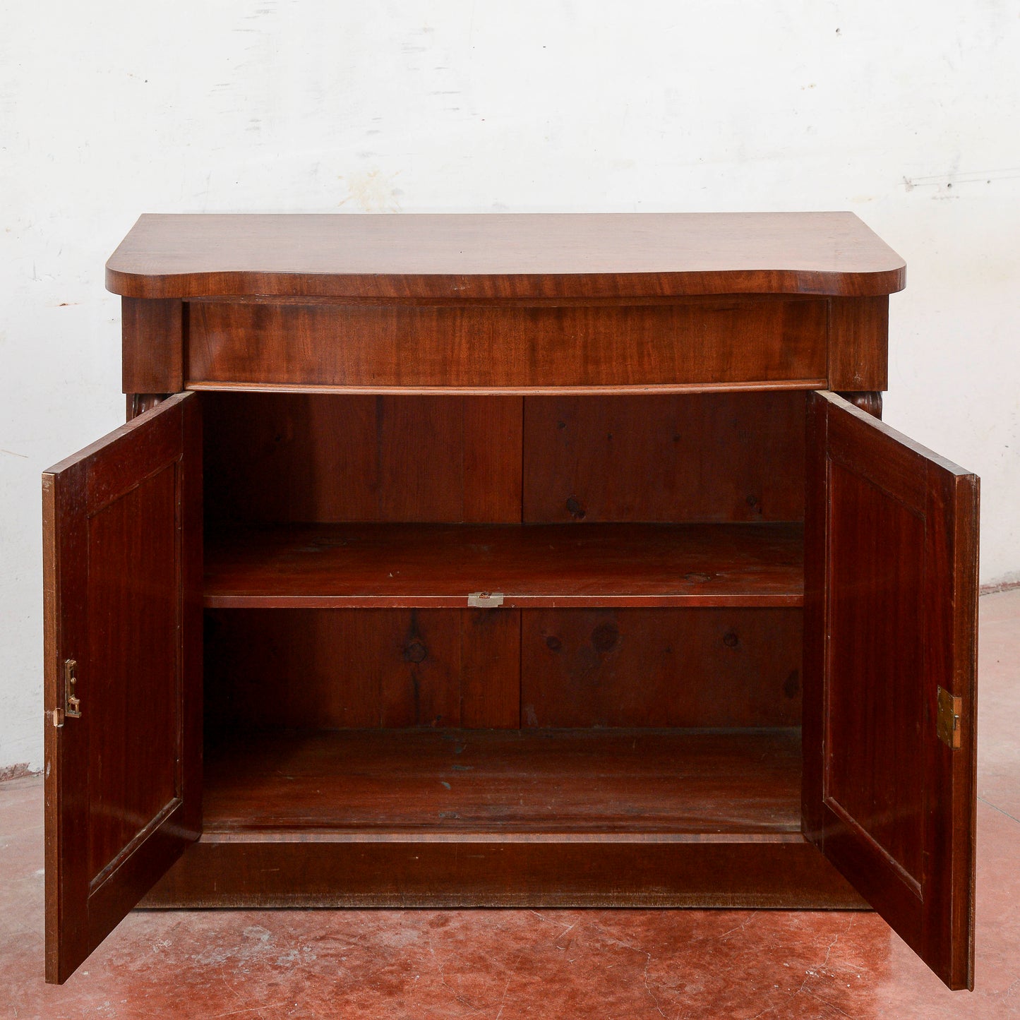 Credenza Ante E Cassetto Con Piano Mosso