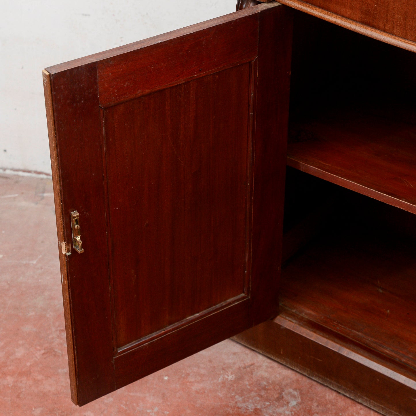 Credenza Ante E Cassetto Con Piano Mosso