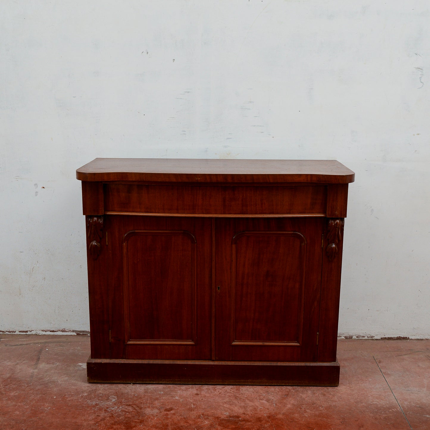 Credenza Ante E Cassetto Con Piano Mosso