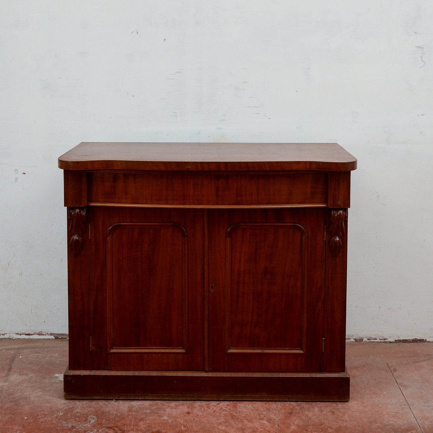 Credenza Ante E Cassetto Con Piano Mosso
