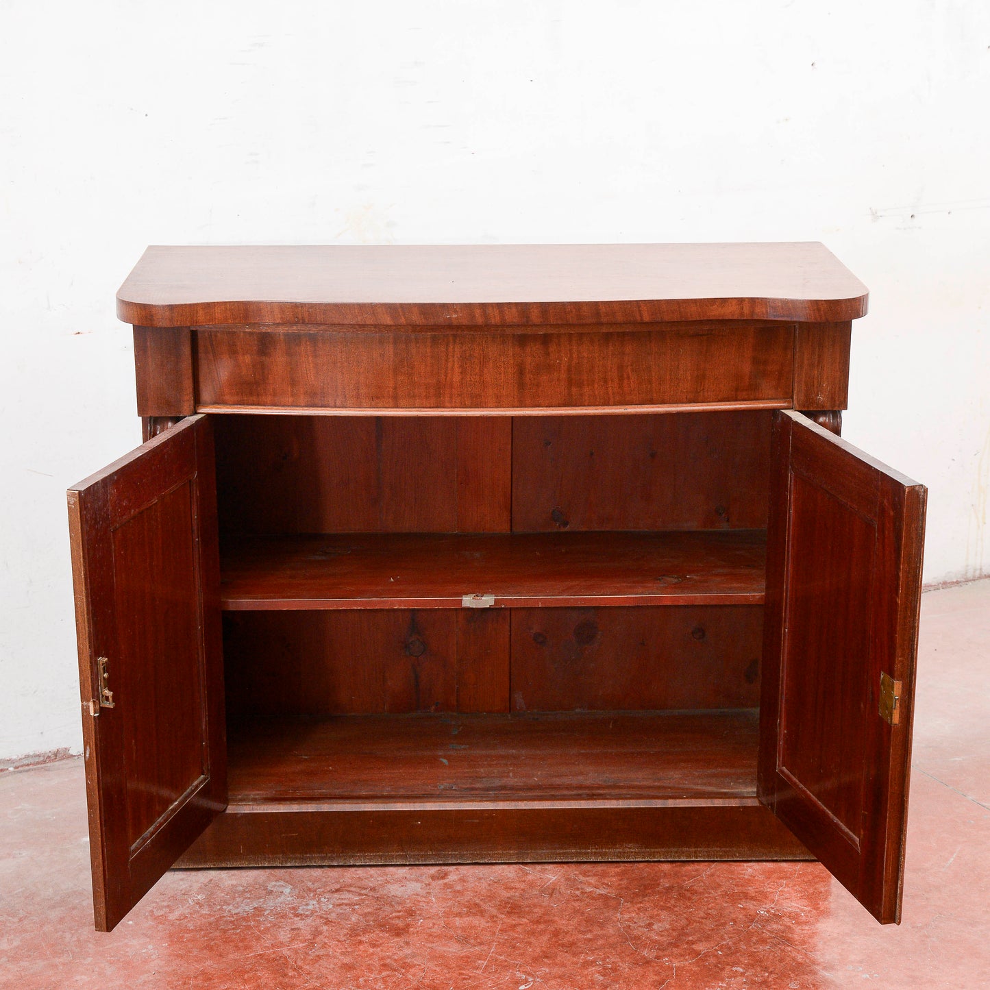 Credenza Ante E Cassetto Con Piano Mosso