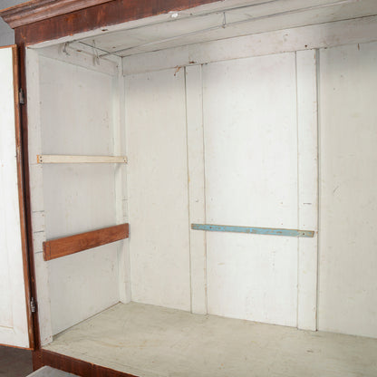 Armadio credenza stipo dipinto marrone e cornici nere Italia XIX secolo