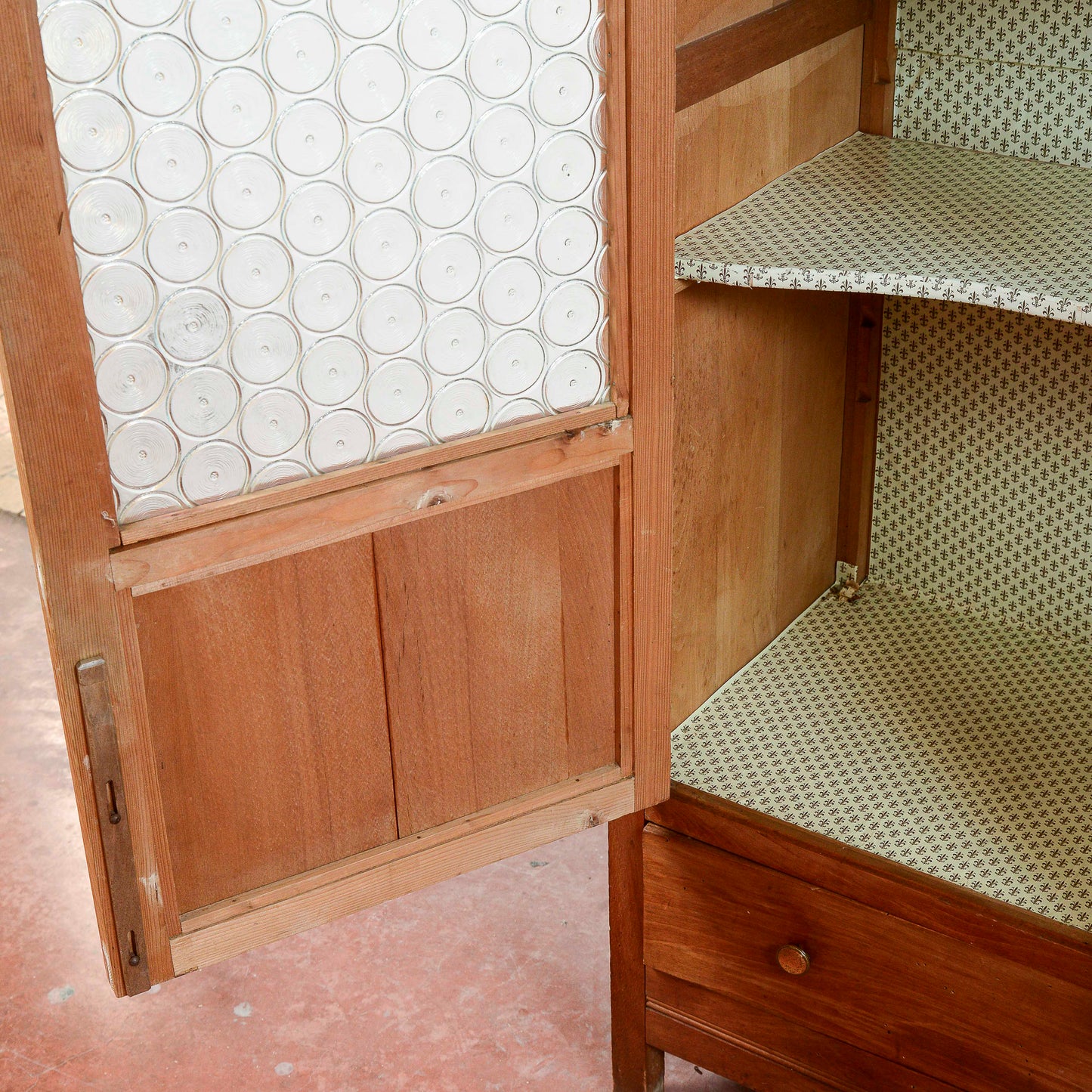 Credenza vetrina libreria piattaia armadio