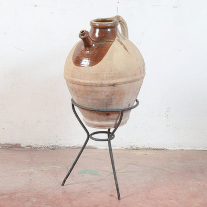 Anfora in terracotta con base