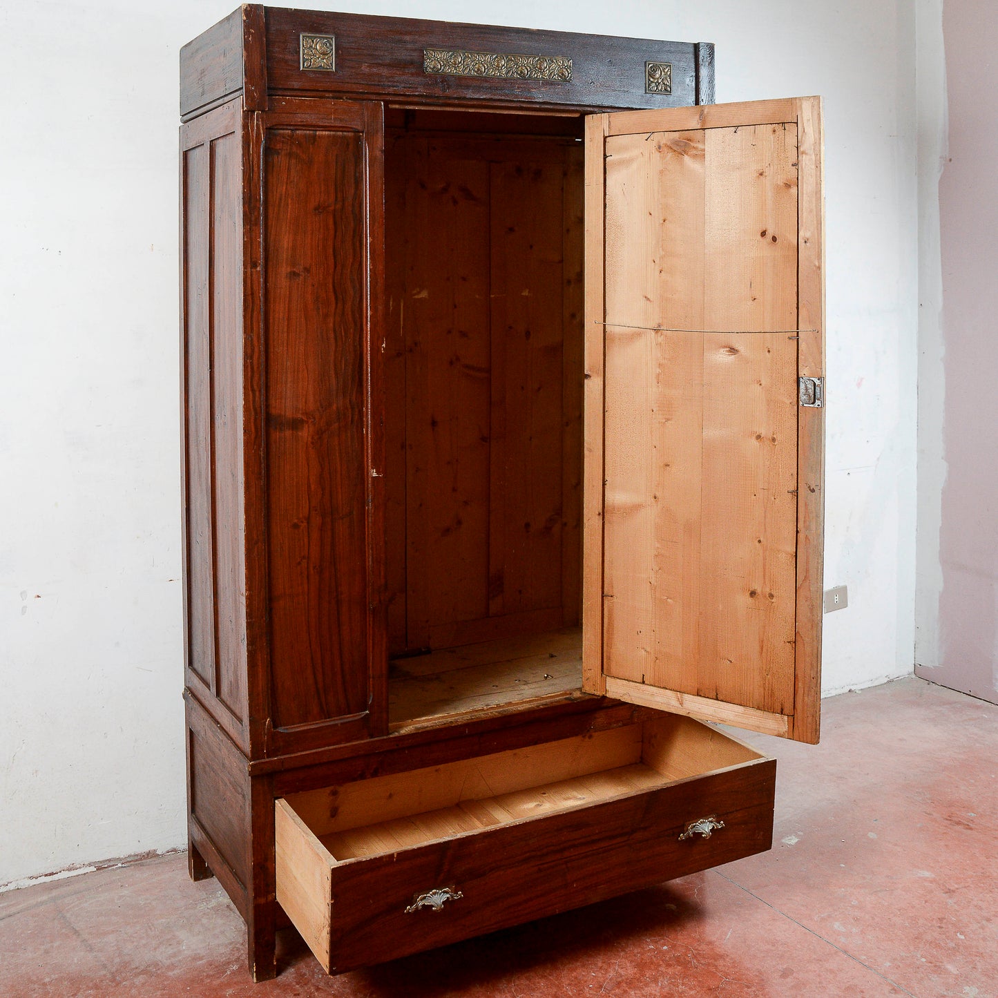 Armadio liberty da sistemare