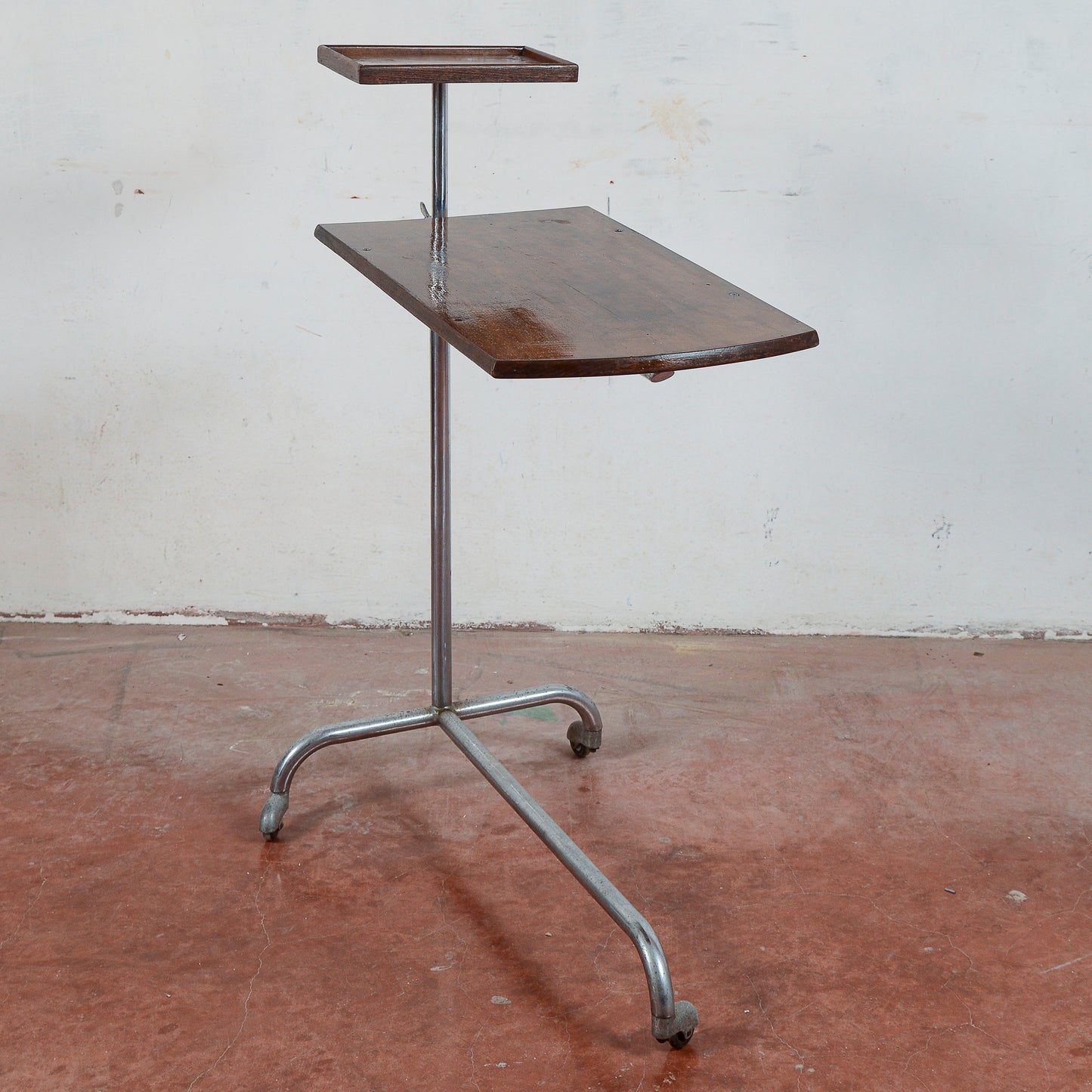 Tavolino primi 900 laboratorio industriale portavivande