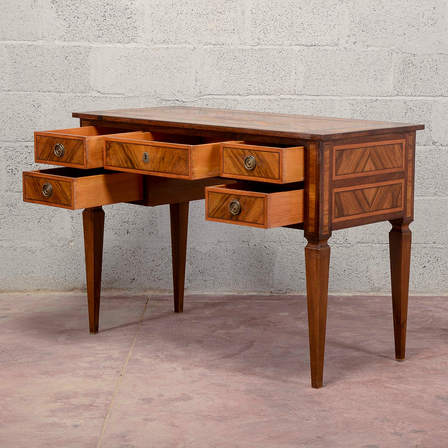 Scrivania cassetti intarsi epoca stile 700