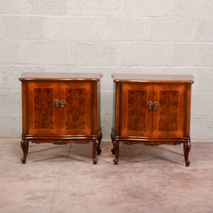 Coppia comodini mid century  impiallacciati in noce