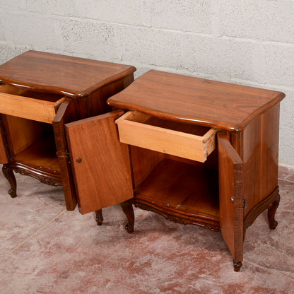 Coppia comodini mid century  impiallacciati in noce