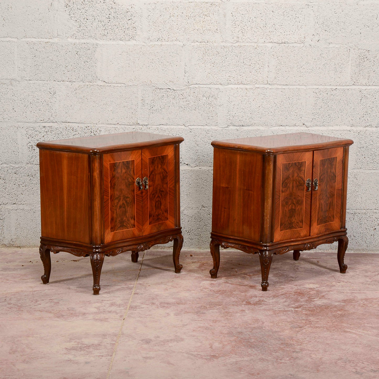 Coppia comodini mid century  impiallacciati in noce