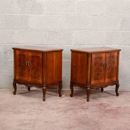Coppia comodini mid century  impiallacciati in noce