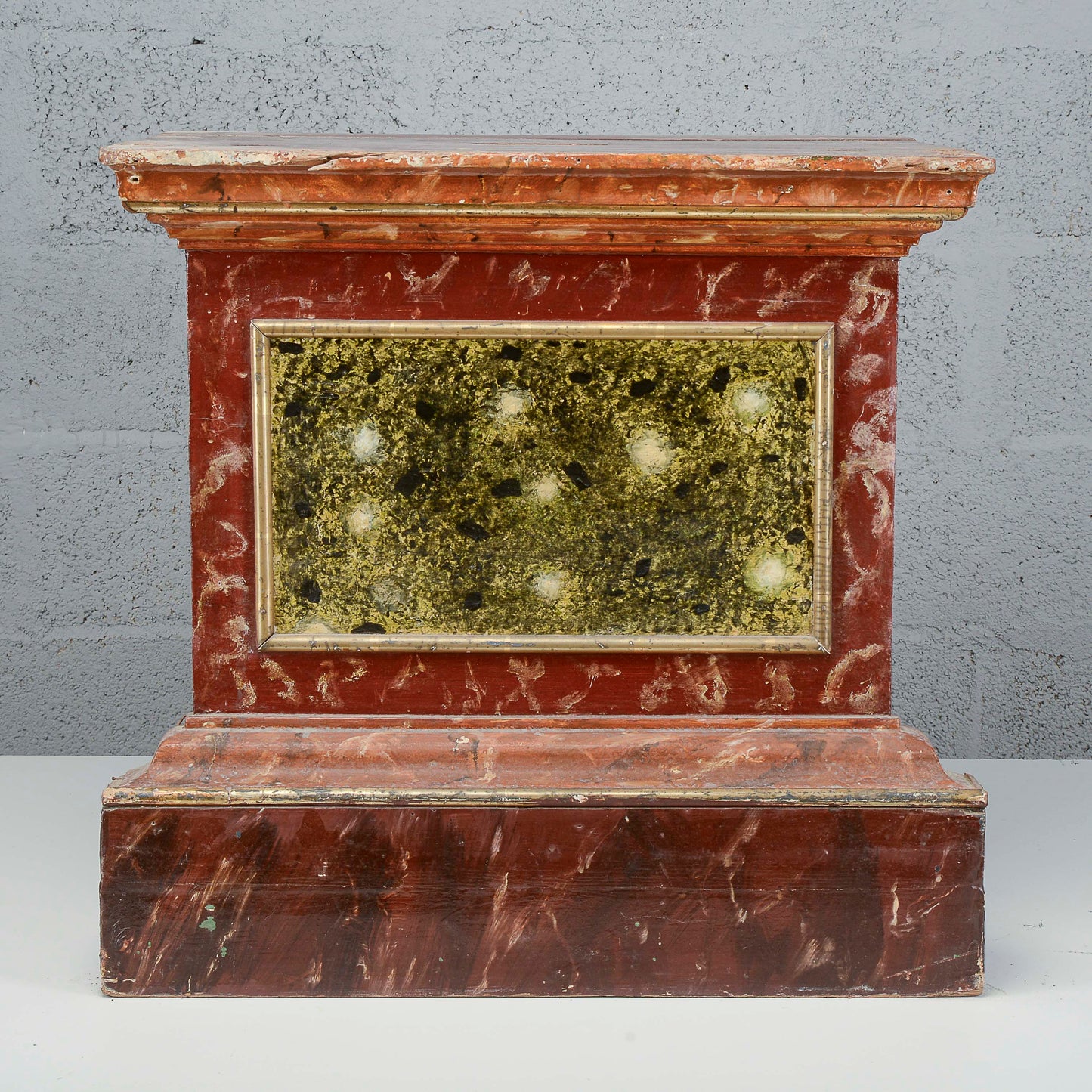 Sgabello laccato base rosso e verde epoca XVIII secolo