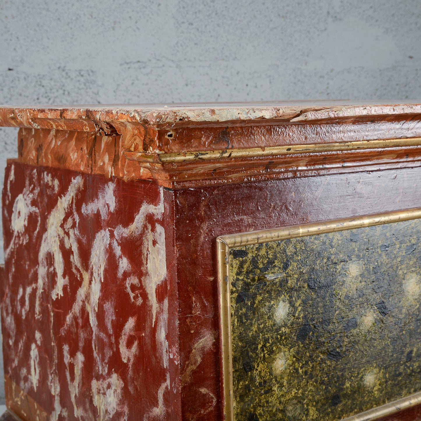 Sgabello laccato base rosso e verde epoca XVIII secolo