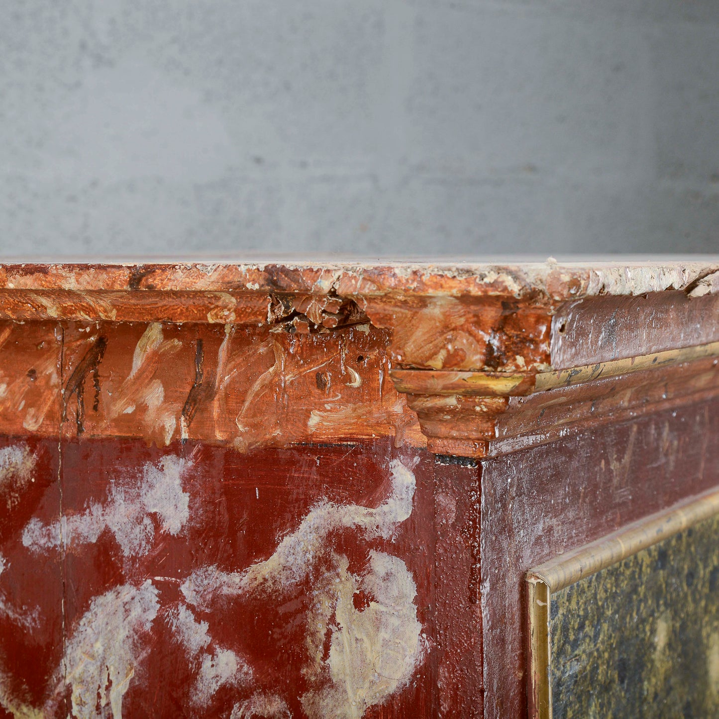 Sgabello laccato base rosso e verde epoca XVIII secolo