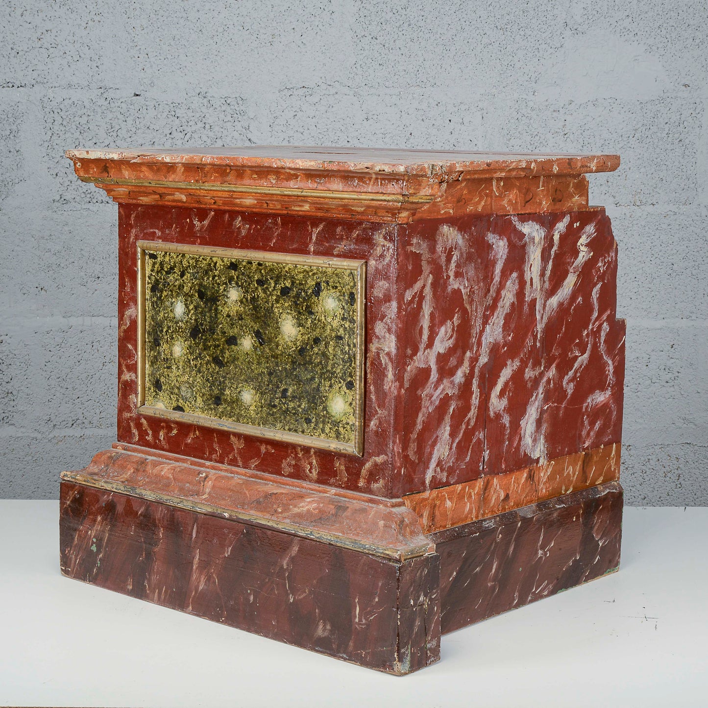 Sgabello laccato base rosso e verde epoca XVIII secolo