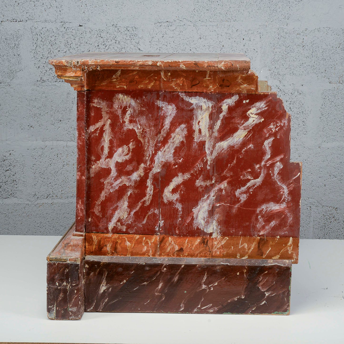 Sgabello laccato base rosso e verde epoca XVIII secolo