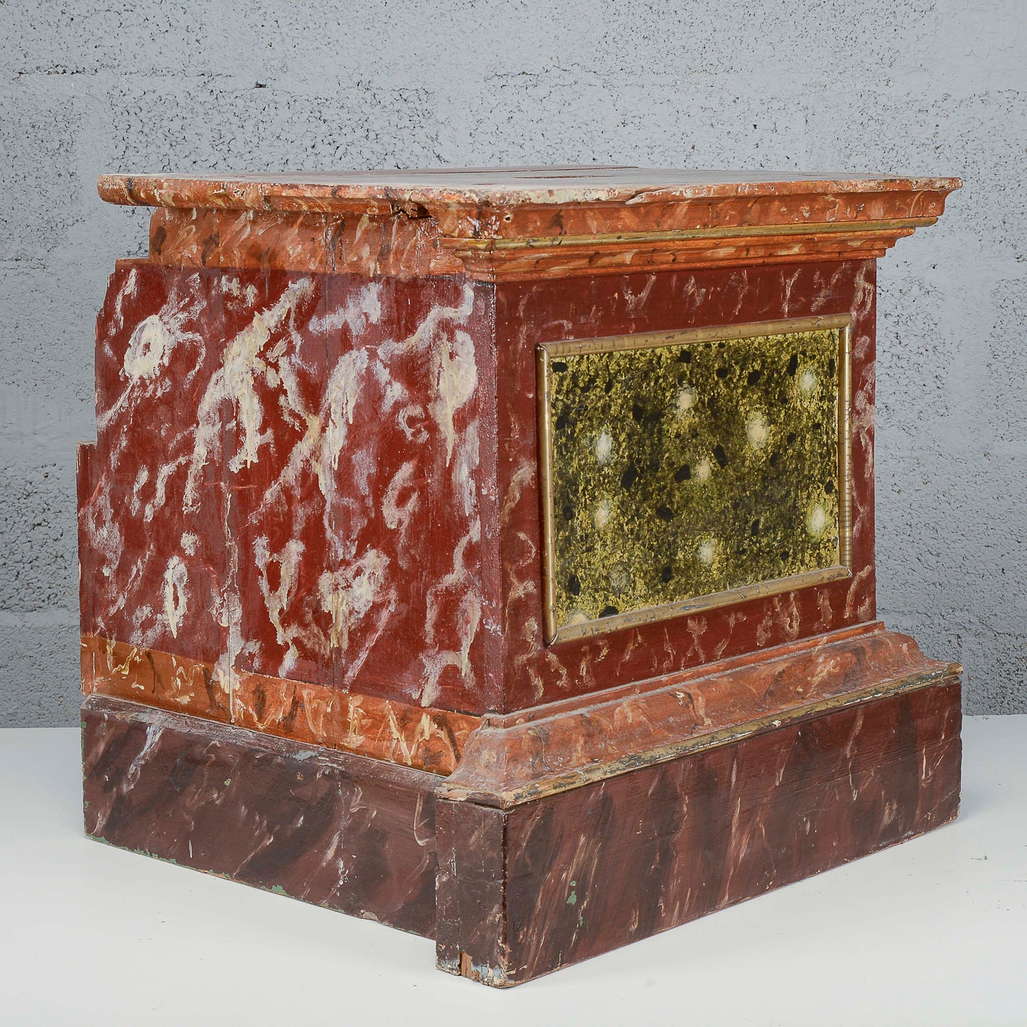 Sgabello laccato base rosso e verde epoca XVIII secolo