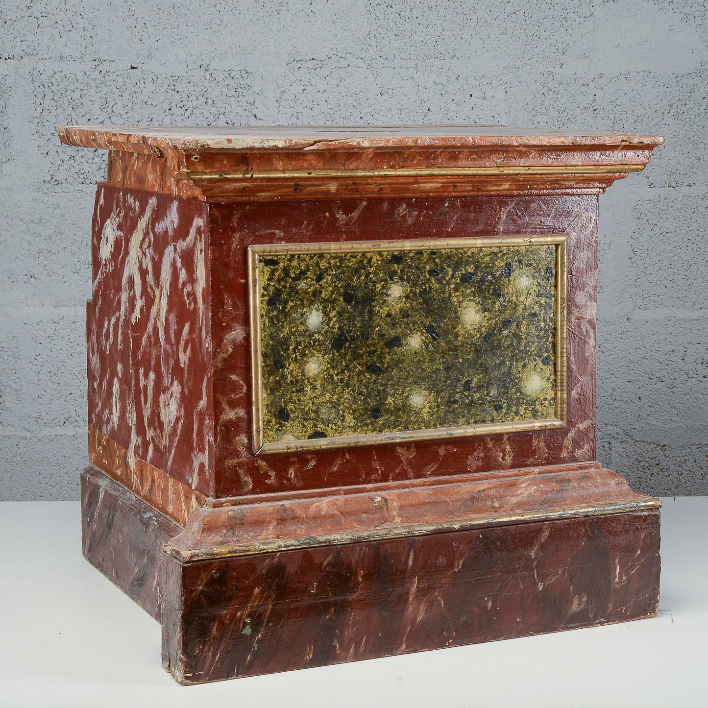 Sgabello laccato base rosso e verde epoca XVIII secolo