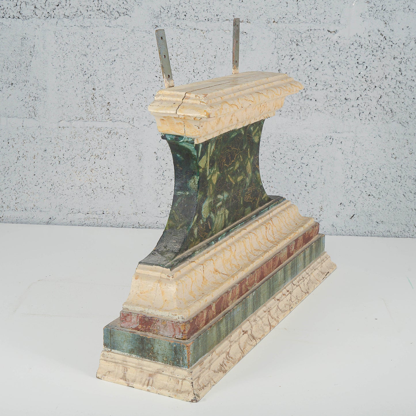 Piedistallo base legno laccata finto marmo bianco verde XVIII secolo